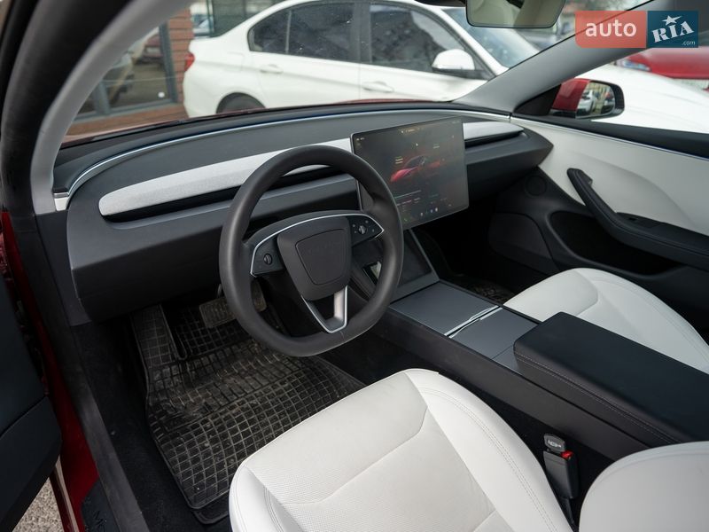 Седан Tesla Model 3 2024 в Киеве
