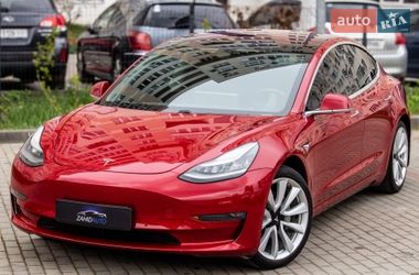 Седан Tesla Model 3 2018 в Львові