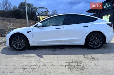 Седан Tesla Model 3 2022 в Львові