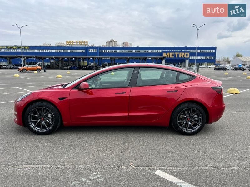 Седан Tesla Model 3 2022 в Киеве