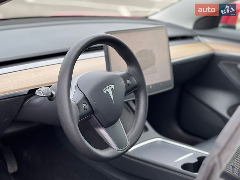 Седан Tesla Model 3 2022 в Киеве
