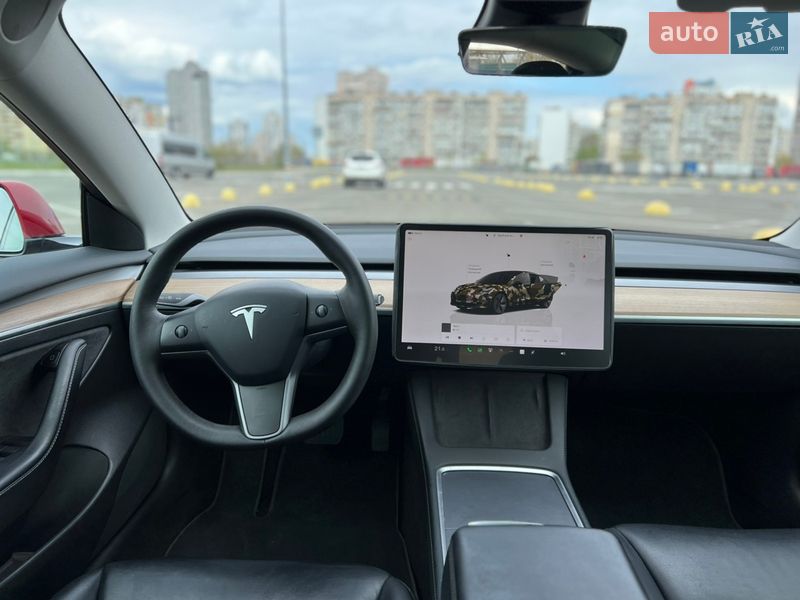 Седан Tesla Model 3 2022 в Киеве