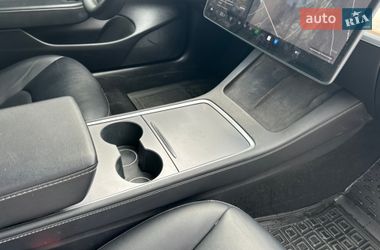 Седан Tesla Model 3 2021 в Луцке