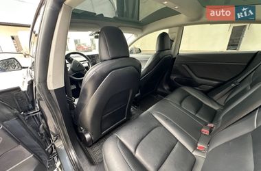 Седан Tesla Model 3 2021 в Луцке