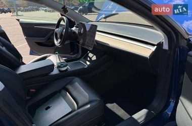 Седан Tesla Model 3 2021 в Киеве