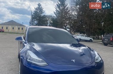 Седан Tesla Model 3 2017 в Валках