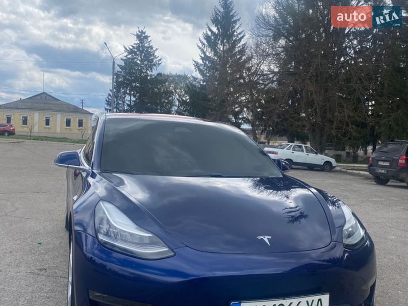 Tesla Model 3 2017