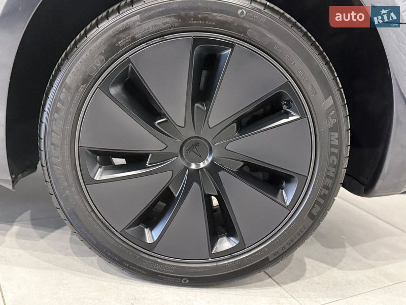 Седан Tesla Model 3 2025 в Одессе