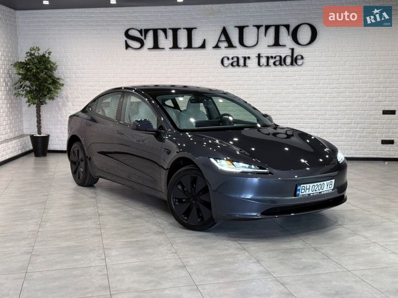 Седан Tesla Model 3 2025 в Одессе