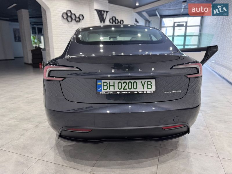 Седан Tesla Model 3 2025 в Одессе