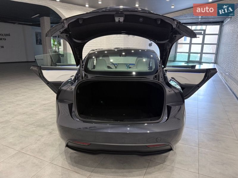 Седан Tesla Model 3 2025 в Одессе