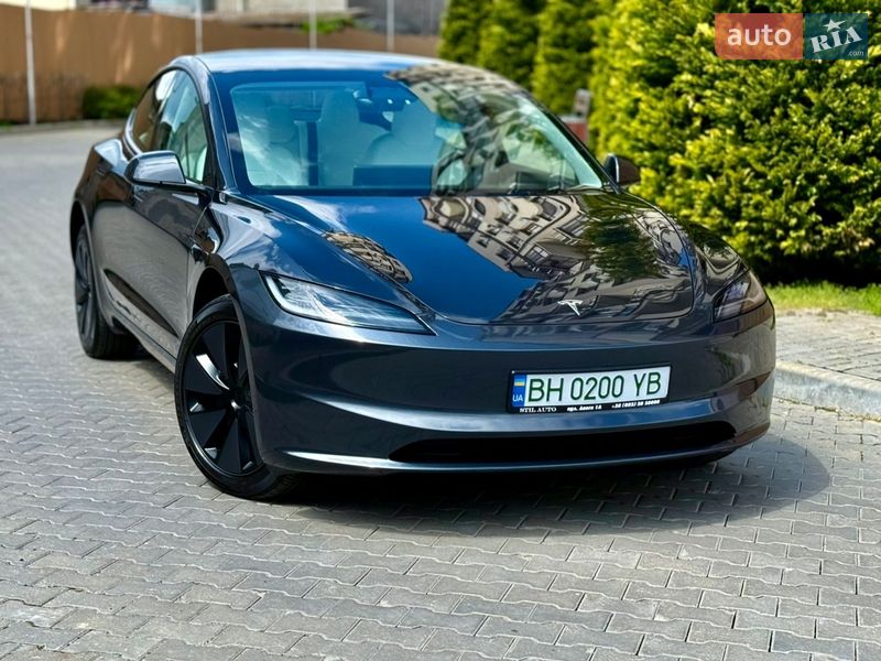Седан Tesla Model 3 2025 в Одессе