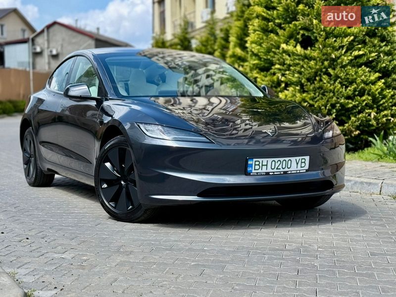Седан Tesla Model 3 2025 в Одессе