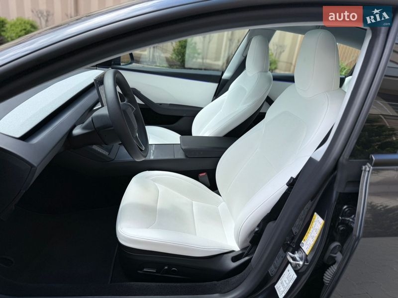 Седан Tesla Model 3 2025 в Одессе