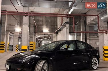 Седан Tesla Model 3 2023 в Львові