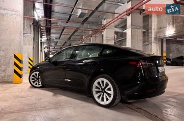 Седан Tesla Model 3 2023 в Львове