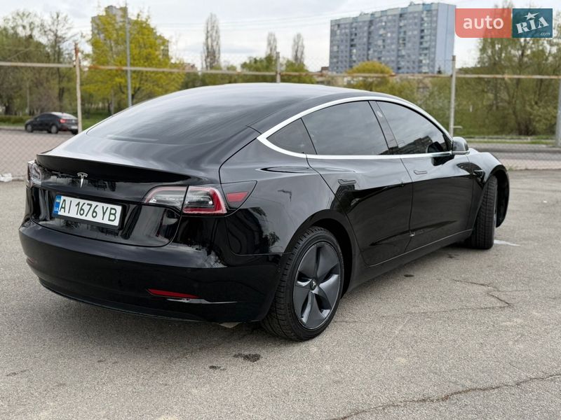 Седан Tesla Model 3 2020 в Киеве
