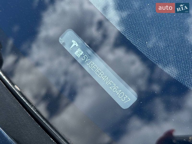Седан Tesla Model 3 2022 в Ровно