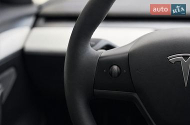 Седан Tesla Model 3 2022 в Киеве