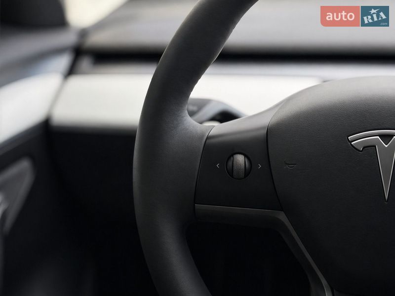 Седан Tesla Model 3 2022 в Киеве