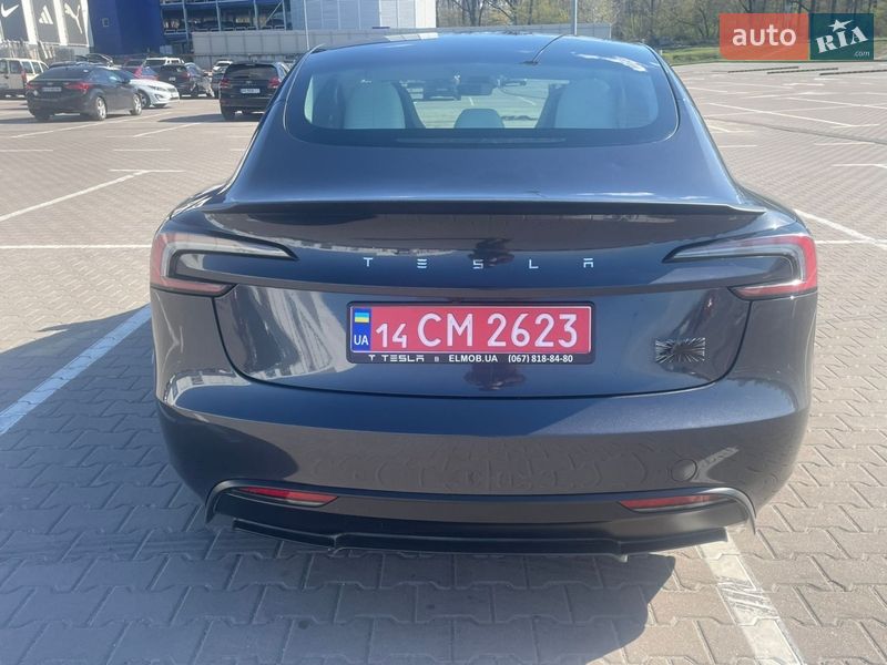 Седан Tesla Model 3 2024 в Киеве