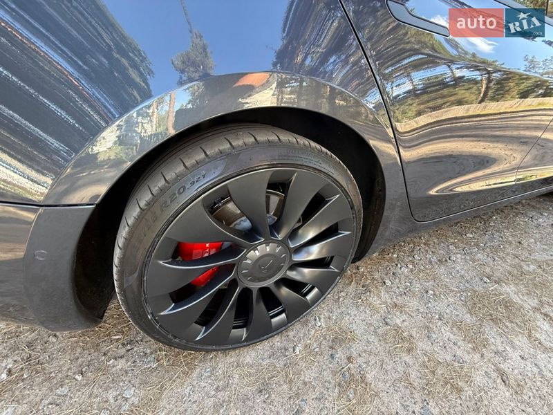 Седан Tesla Model 3 2022 в Ірпені
