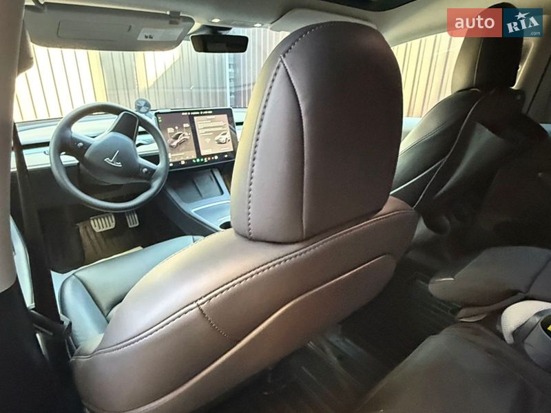Седан Tesla Model 3 2022 в Ірпені