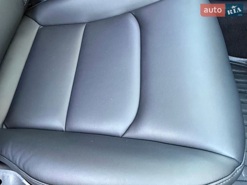 Седан Tesla Model 3 2022 в Ірпені