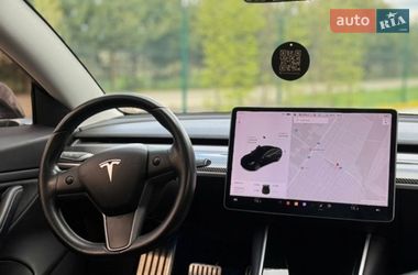 Седан Tesla Model 3 2019 в Луцке