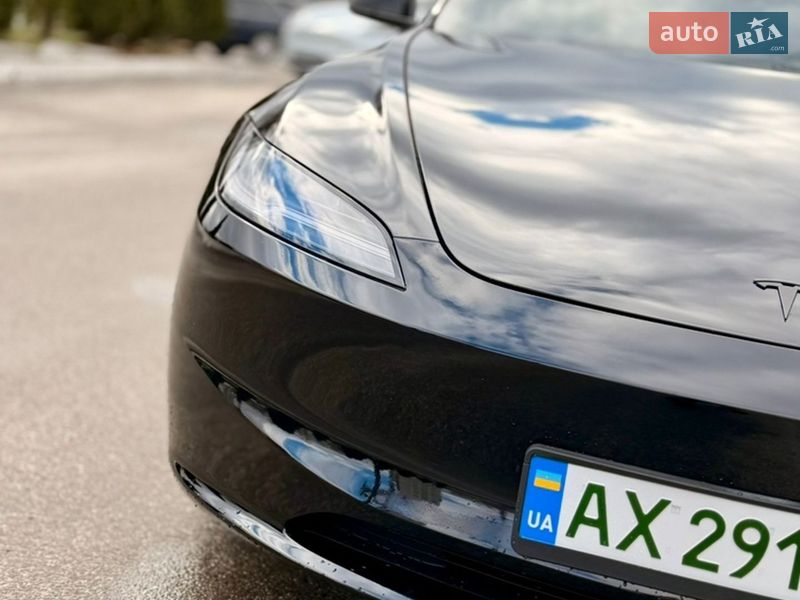 Седан Tesla Model 3 2024 в Харькове
