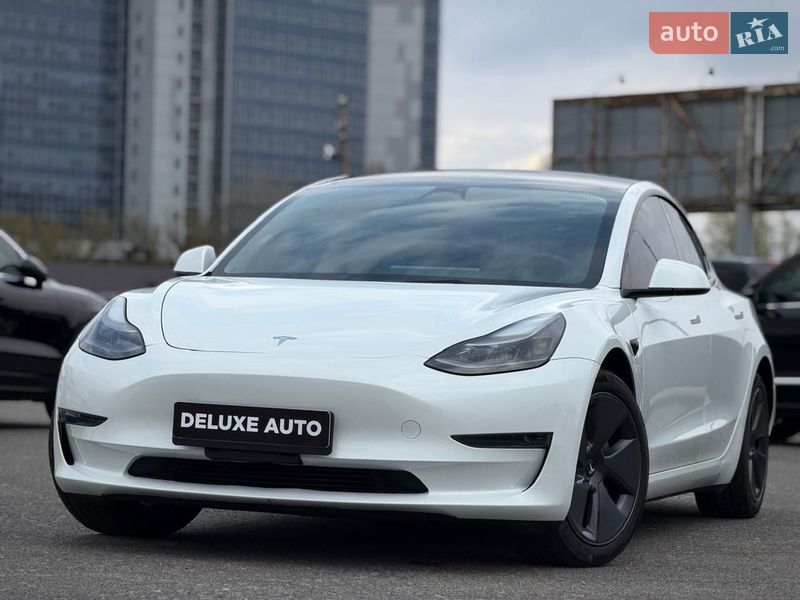 Tesla Model 3 2022