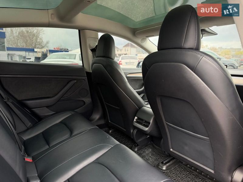 Седан Tesla Model 3 2022 в Киеве фото 45 Седан Tesla Model 3 2022 в Киеве