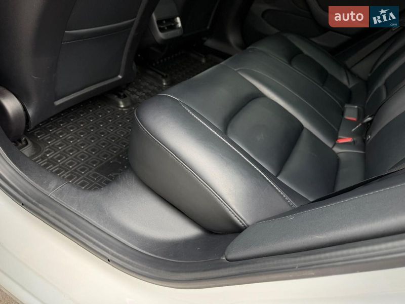 Седан Tesla Model 3 2022 в Киеве фото 62 Седан Tesla Model 3 2022 в Киеве