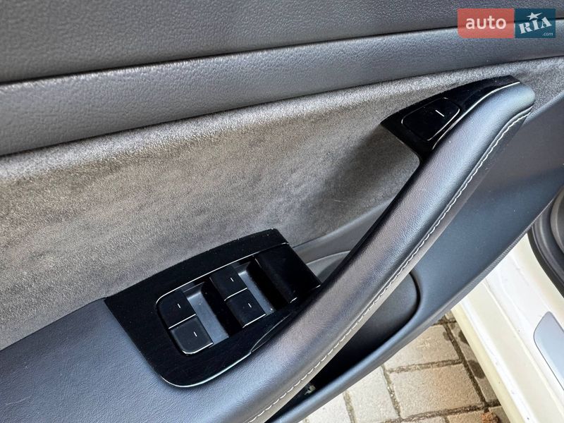 Седан Tesla Model 3 2018 в Львове