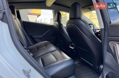 Седан Tesla Model 3 2018 в Львове