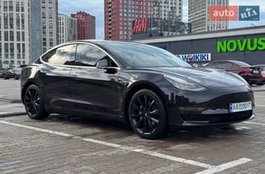 Седан Tesla Model 3 2020 в Києві