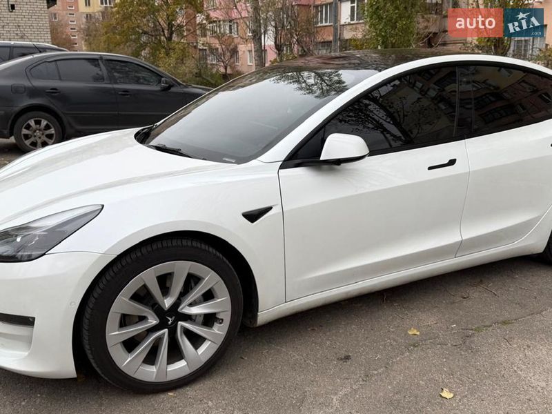 Седан Tesla Model 3 2022 в Миколаєві