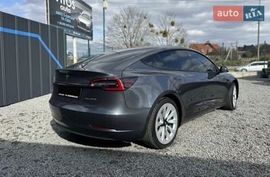 Седан Tesla Model 3 2022 в Киеве