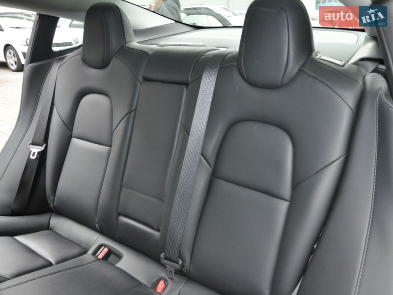 Седан Tesla Model 3 2019 в Одесі
