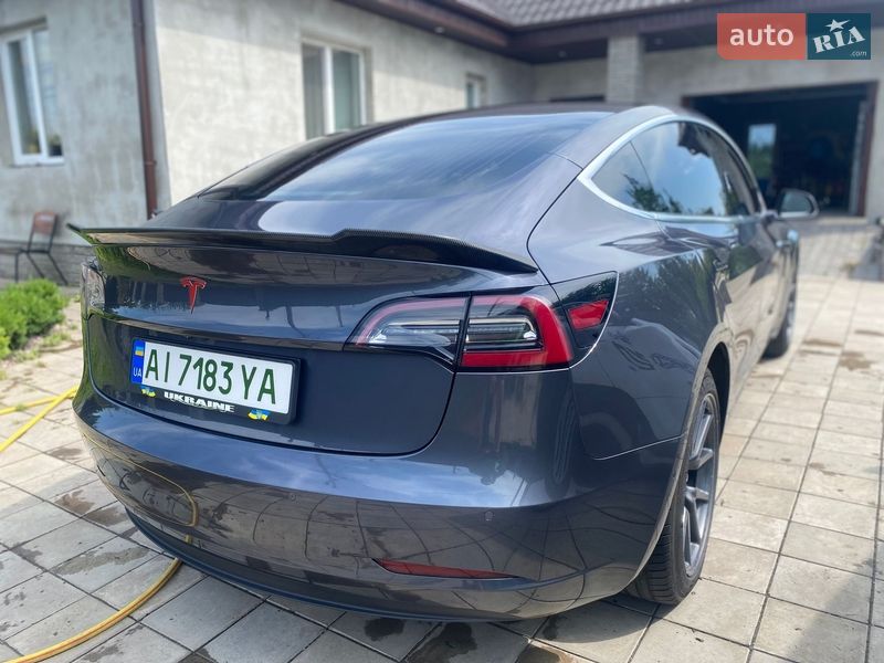 Седан Tesla Model 3 2018 в Кагарлику