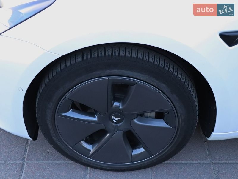 Седан Tesla Model 3 2022 в Кременчуге