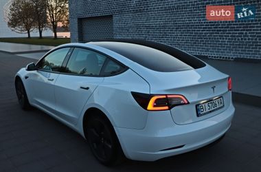 Седан Tesla Model 3 2022 в Кременчуге