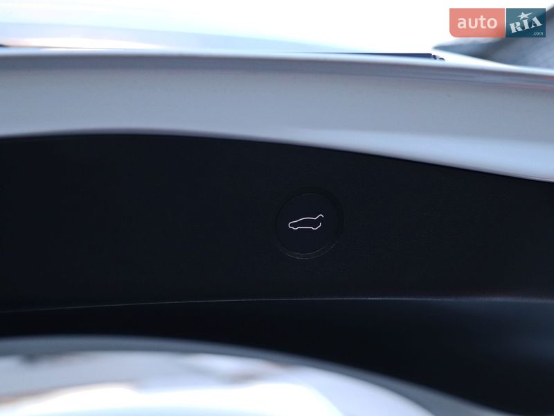 Седан Tesla Model 3 2022 в Кременчуге