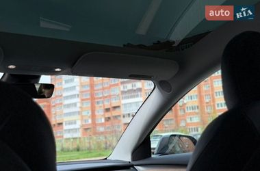 Седан Tesla Model 3 2023 в Киеве