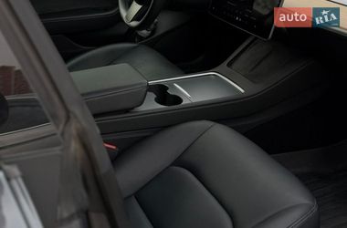 Седан Tesla Model 3 2023 в Киеве