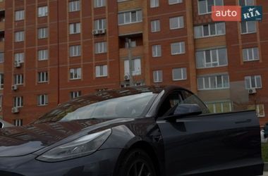 Седан Tesla Model 3 2023 в Киеве