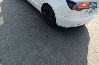 Седан Tesla Model 3 2020 в Львове