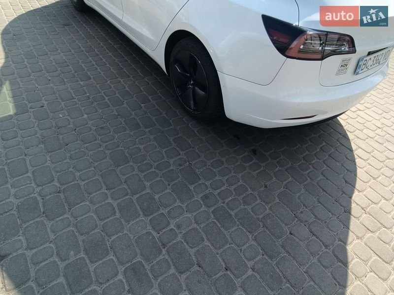 Седан Tesla Model 3 2020 в Львове