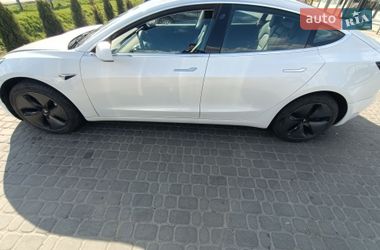 Седан Tesla Model 3 2020 в Львове
