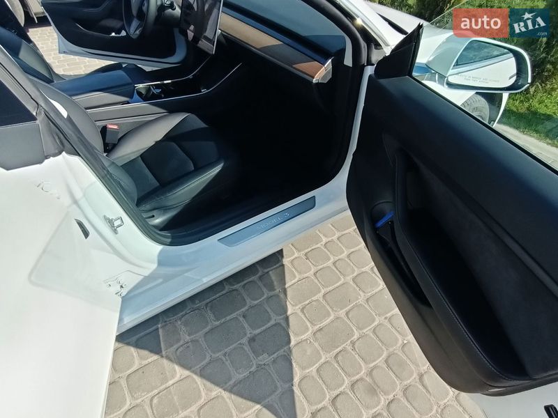 Седан Tesla Model 3 2020 в Львове фото 11 Седан Tesla Model 3 2020 в Львове